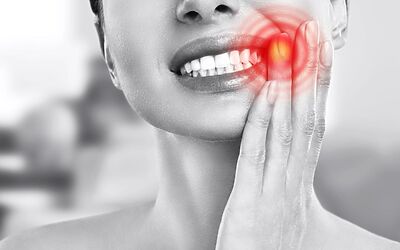 Bruxismo: apretar o rechinar los dientes durante el día