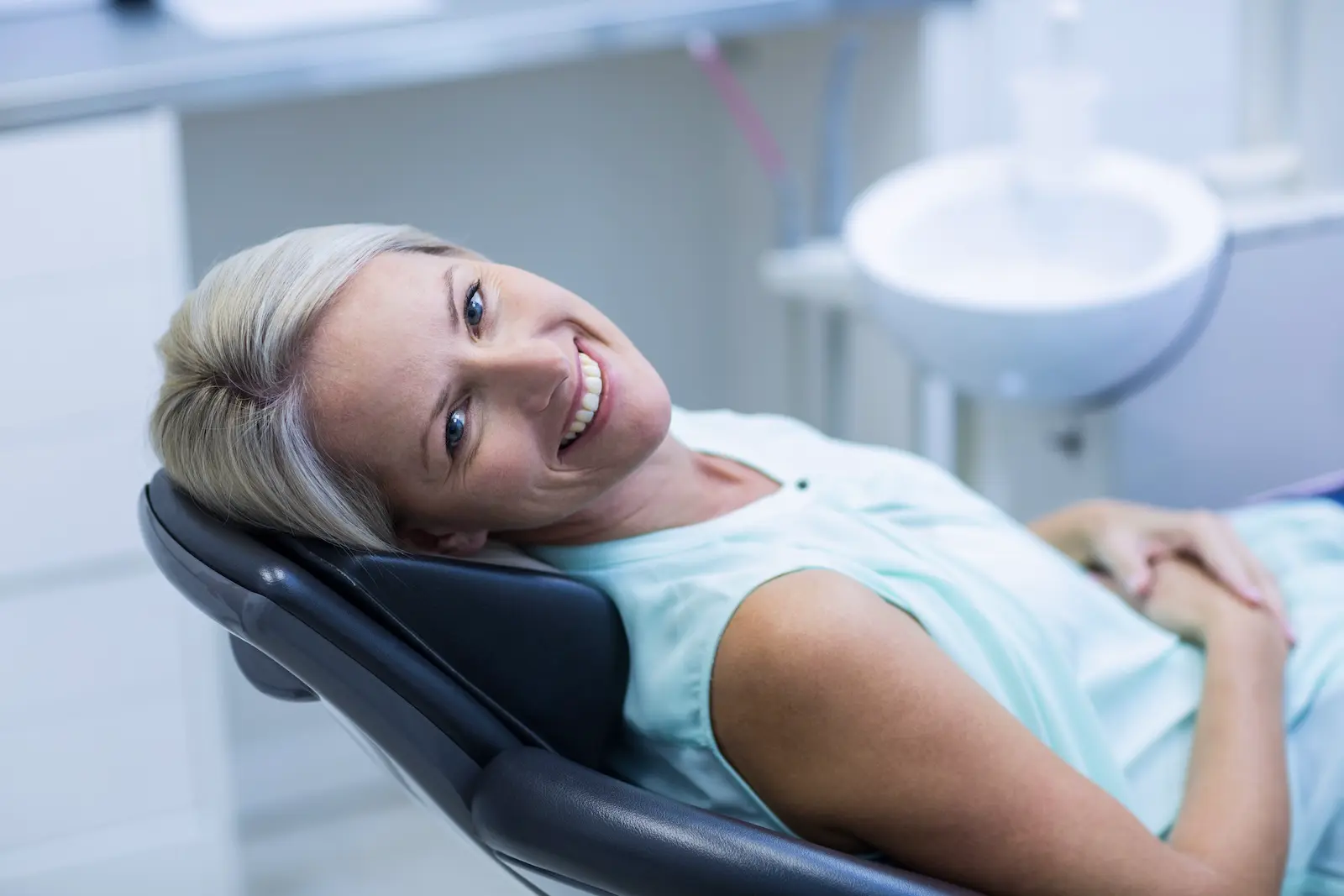 Paciente durante una atención odontológica en VFClinic